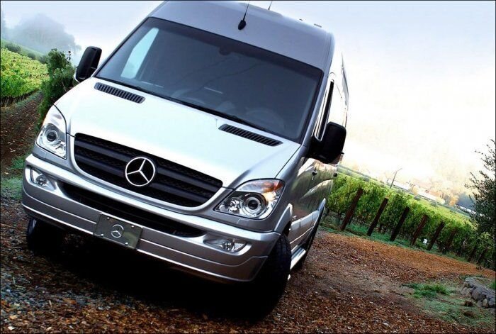 Тюнинг салона Mercedes-Benz Sprinter в духе люксовых самолетов (24 фото)