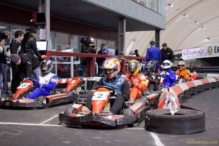 Благотворительная гонка с известными гонщиками: FORZA Karting (38 фото)