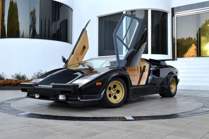 Lamborghini Countach 5000 QV с пробегом 1979 км продается на аукционе (63 фото)