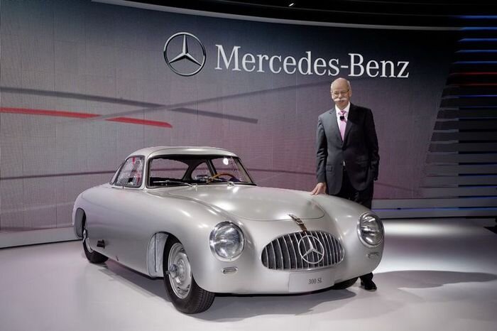 Живая легенда Mercedes 300 SL празднует свое 60-летие (24 фото)