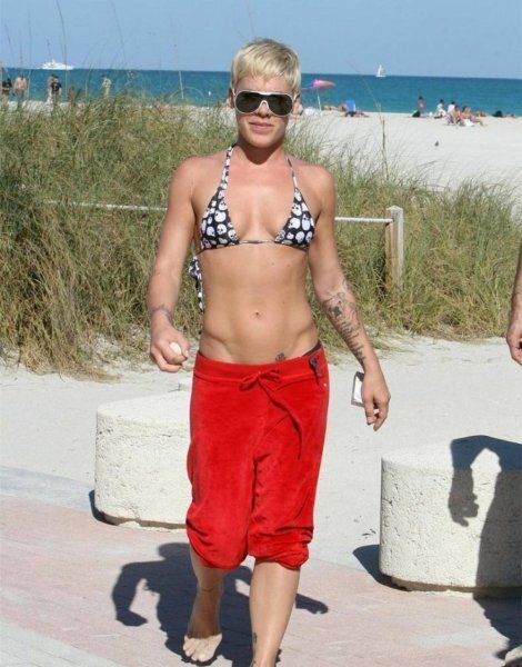 Накачанная Пинк (9 фото)