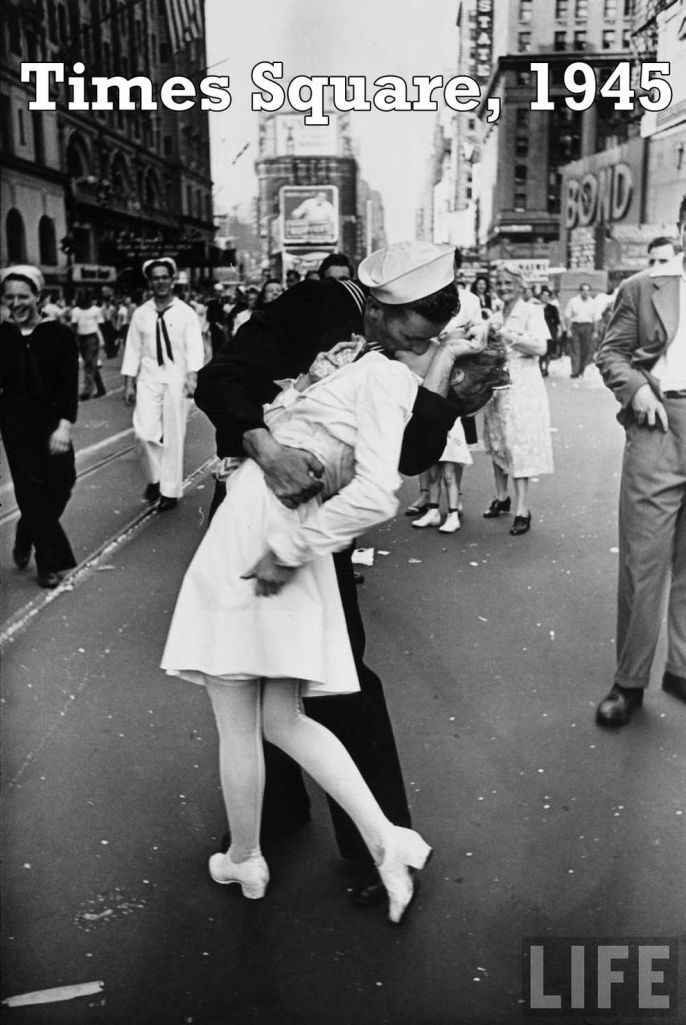 Eternal Love And Most Romantic Photographs Of All Time 