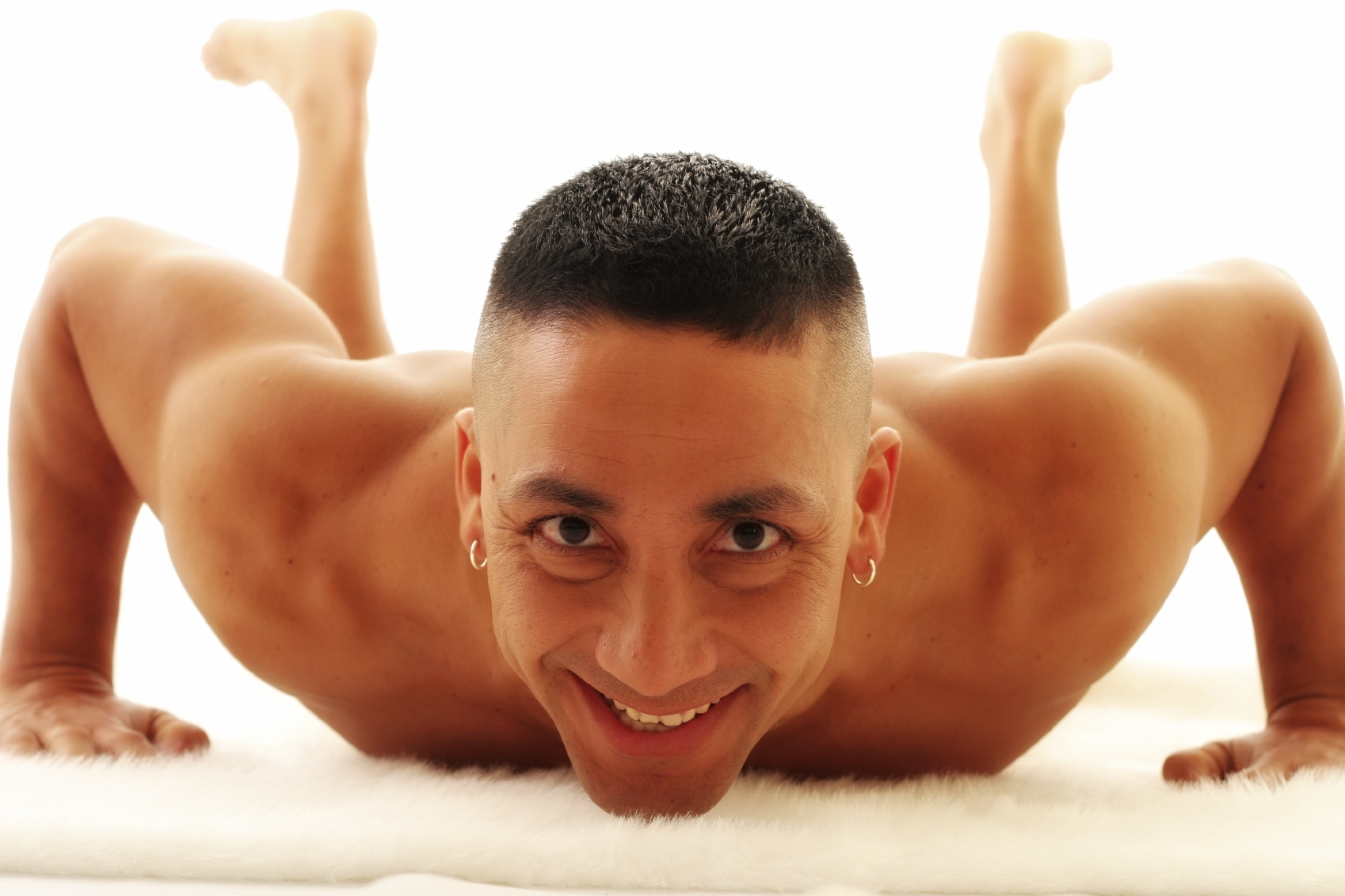 New Craze in the Yoga World: Naked Yoga for Men - Would You Dare?