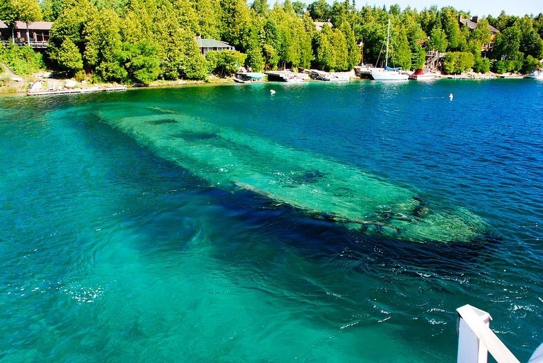 Shipwrecks at Big Tub Harbour in Lake Huron