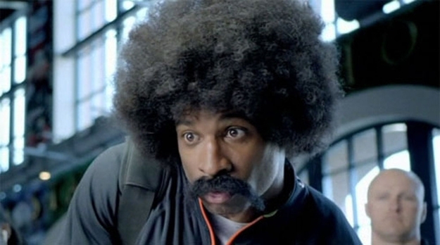 NFL Player Disguises in Honer Of "Leon Sandcastle"