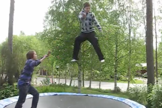 10 Epic Trampoline Fails (video)