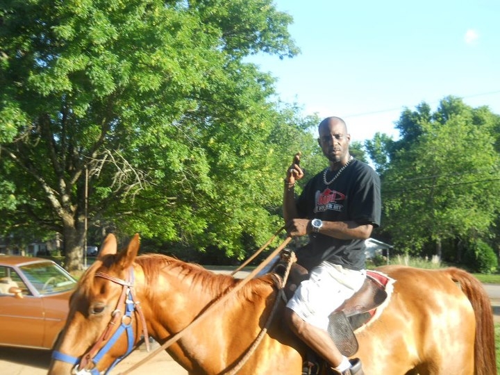 10 Pictures of Musicians on Horses