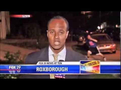 Reporter Fails to Notice Man With Pants Down Right Behind Him
