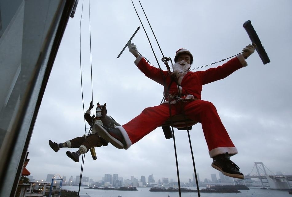 55 Incredible Images Of The World Celebrating Christmas