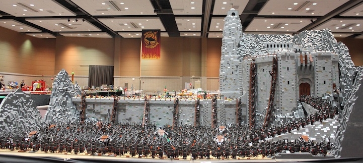 Over 150,000 LEGO Bricks Are Used to Recreate the Scene From LOTR