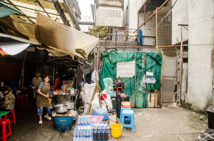 A Burned Bangkok Mall becomes Home to Strange Inhabitants