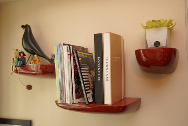 This Piece Of Portable Furniture Hides In A Book When It Isn&#039;t Needed