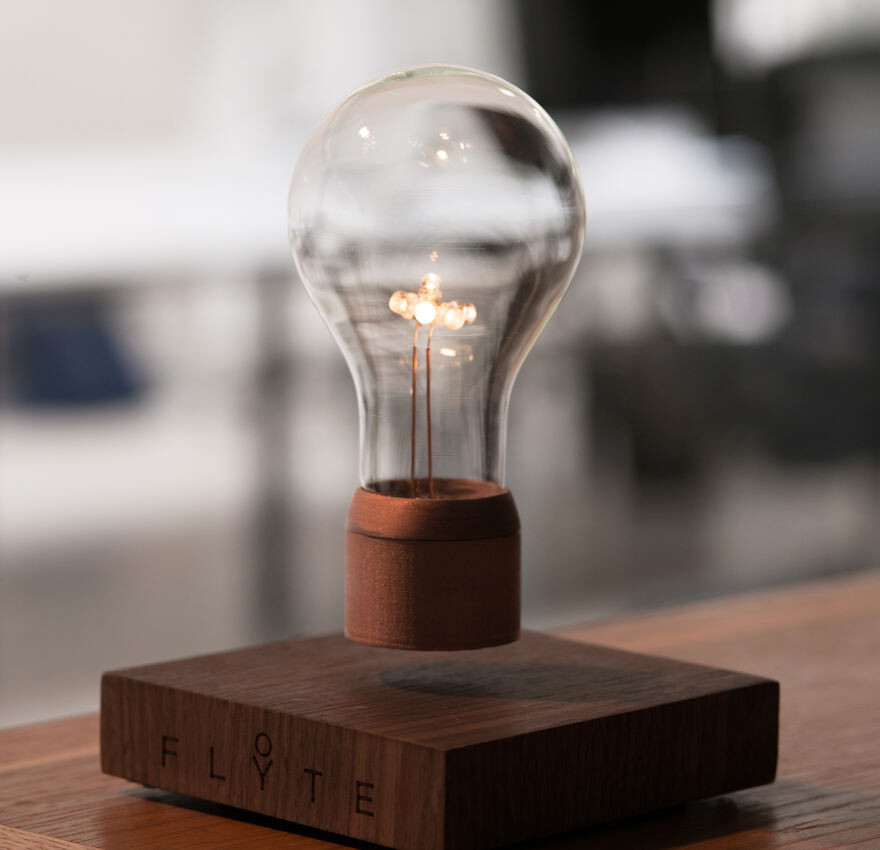 Levitating Light Bulb That Works Without Being Screwed In