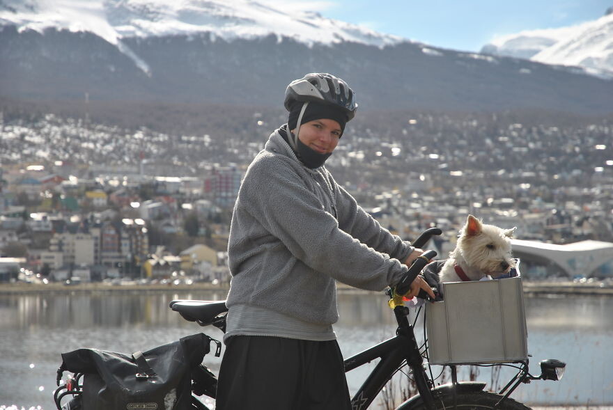 I’m Cycling 26,000 Km Around The World With My Blind Dog Tulku