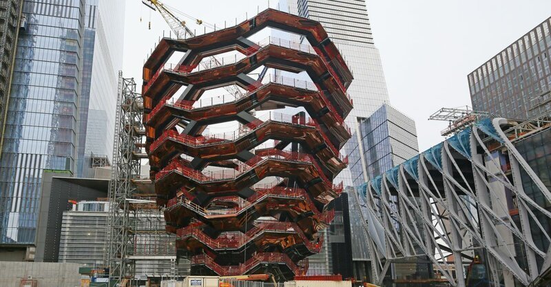 New York’s Touristy New Public Space Is A Giant Endless Staircase