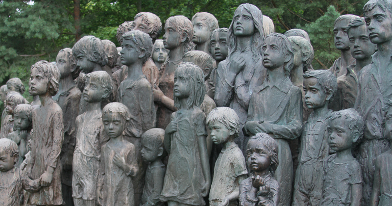 This Heartbreaking Sculpture Depicts The 82 Kids That Were Handed Over To The Nazis