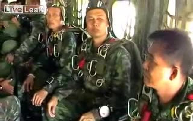 Ужасное происшествие на самолете тайских парашютистов