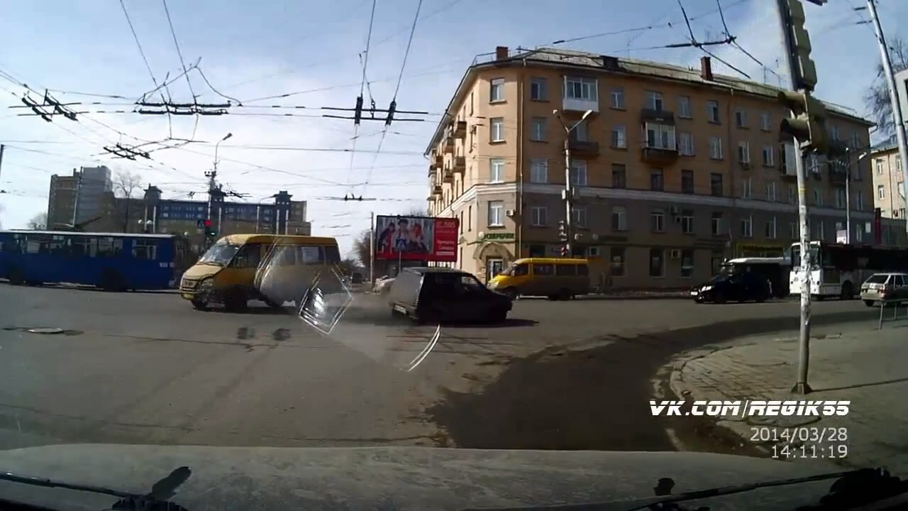 В Омске перевернулась Ока