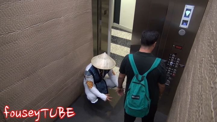 Розыгрыш в лифте в стиле Mortal Kombat