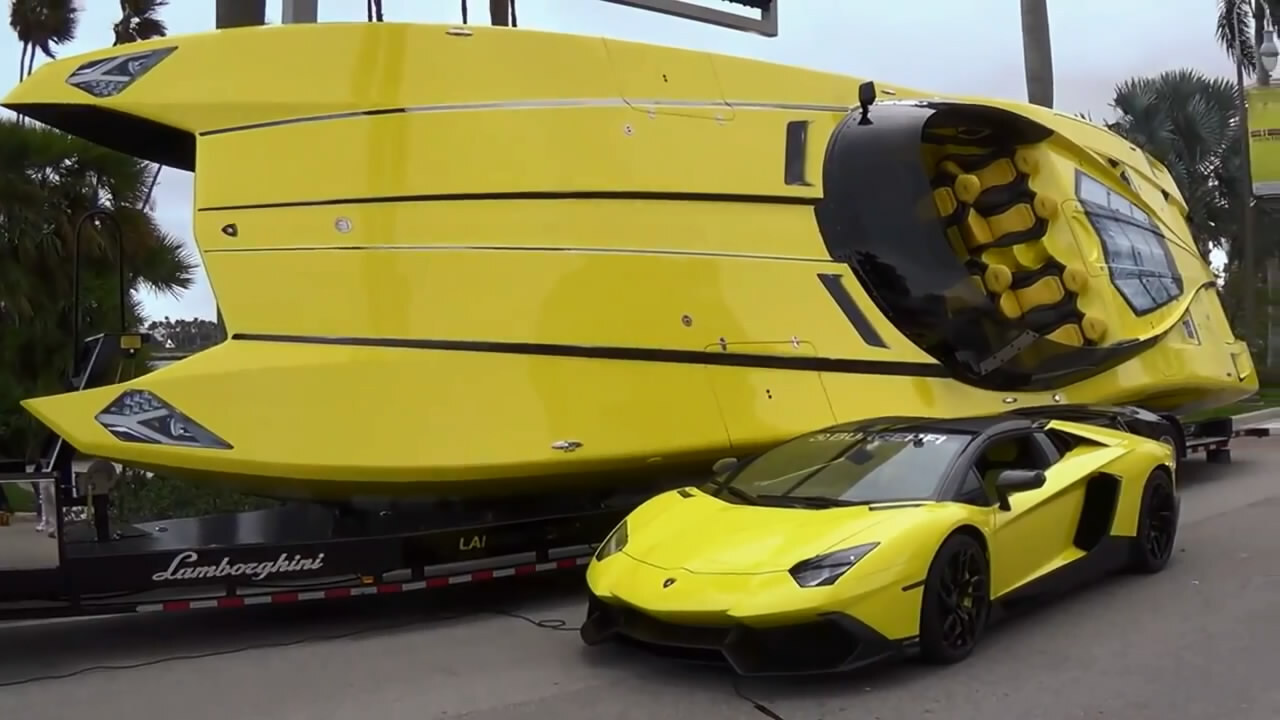 Катер в стиле Lamborghini Aventador