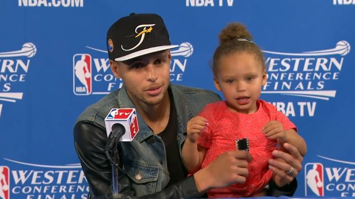 Дочь баскетболиста стала звездой послематчевой пресс-конференции