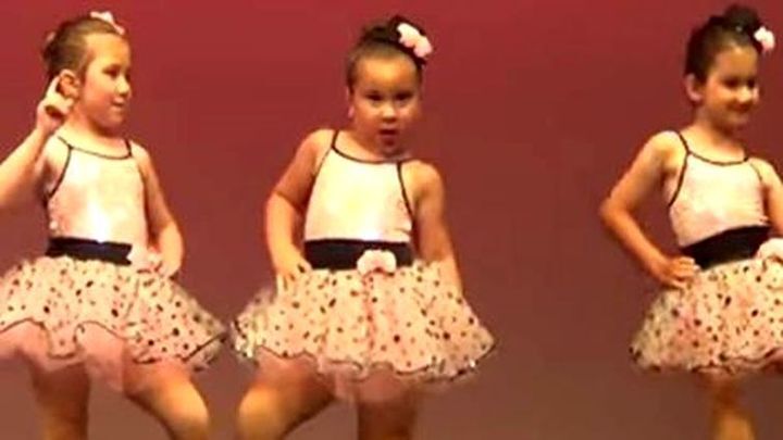 Юная танцовщица и ее потрясающее выступление под песню Ареты Франклин  