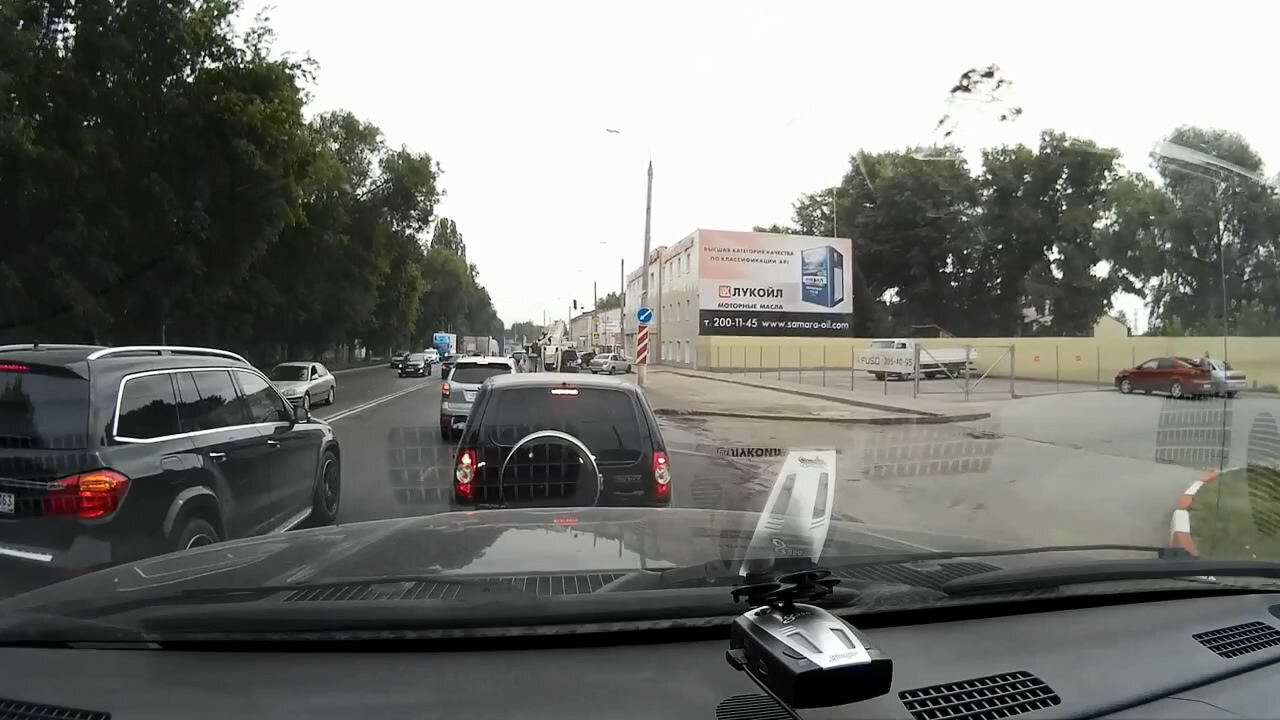 Принципиальный автор не пустил в свой ряд Мерседес