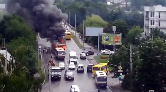 Горящий троллейбус во Львове