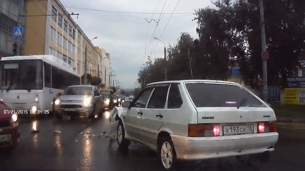 ДТП на перекрестке в Ижевске