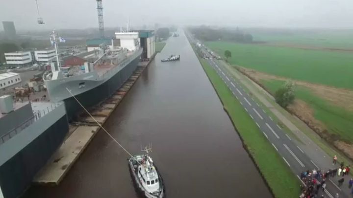 Спуск нового судна на воду