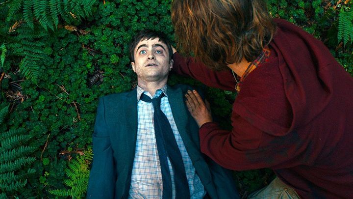 Гарри умер, а волшебство осталось: вышел первый трейлер фильма со звездой «Гарри Поттера» в роли трупа