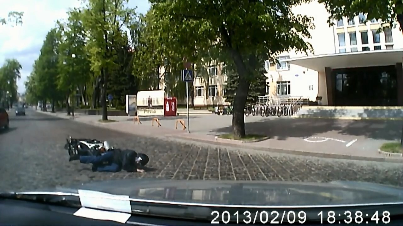 Падение мотоциклиста в Гродно