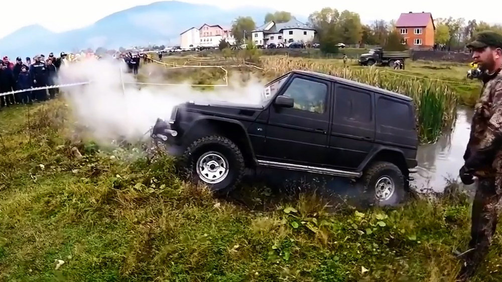 Mercedes-Benz G63 AMG убивают на бездорожье