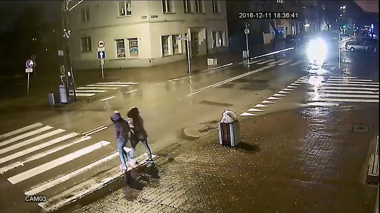 Наезд на двух девочек в Польше