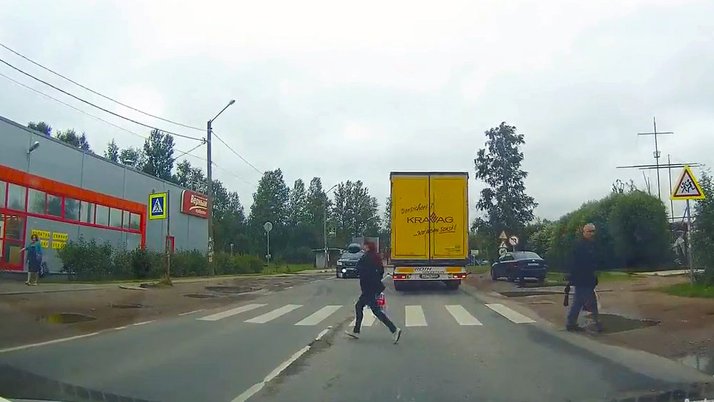 В Никольском сбили женщину на переходе