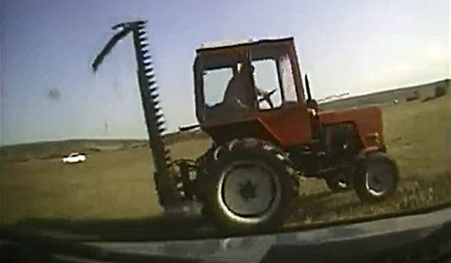 Пьяный житель Иркутска уходил от погони на тракторе