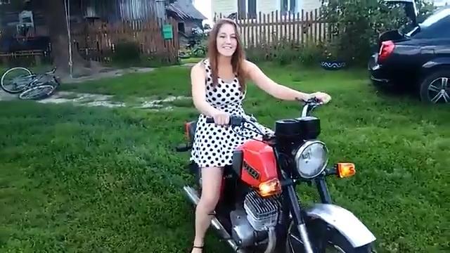 Хорошая дочка и мотоцикл ничего!