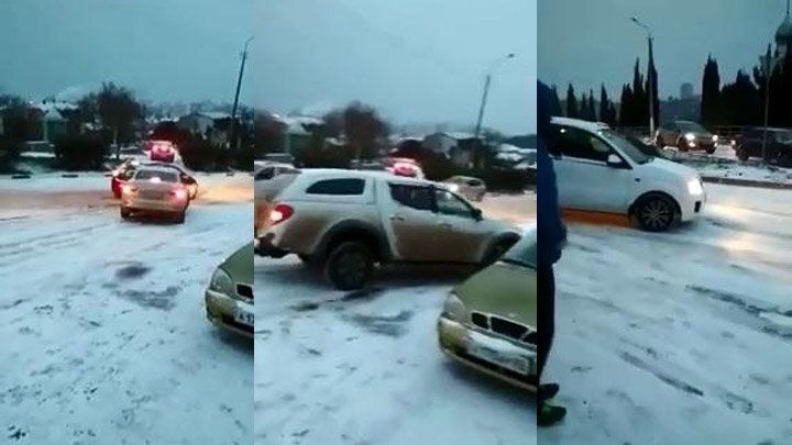 Гололед в Крыму: массовое ДТП из-за снегопада в Алуште