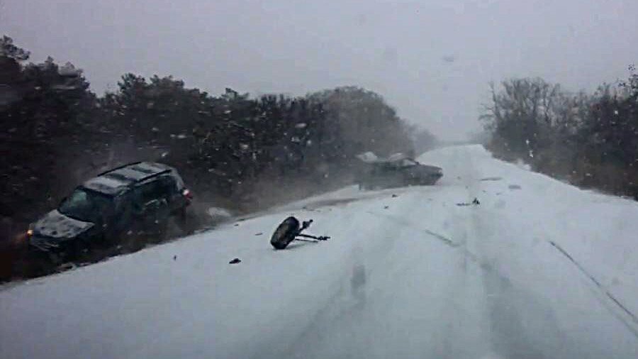 Авария дня. Снегопад в Севастополе
