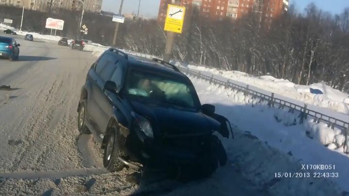 Авария дня. Форд вылетел на встречную и врезался в машину с детьми