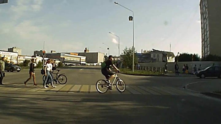 Карма настигла, или два типа велосипедистов в одном видео