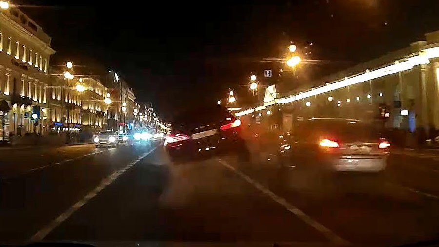"Шашечник" на BMW устроил серьезное ДТП на Невском проспекте