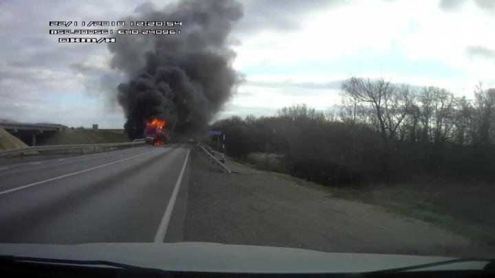 Авария со сгоревшей фурой в Воронежской области