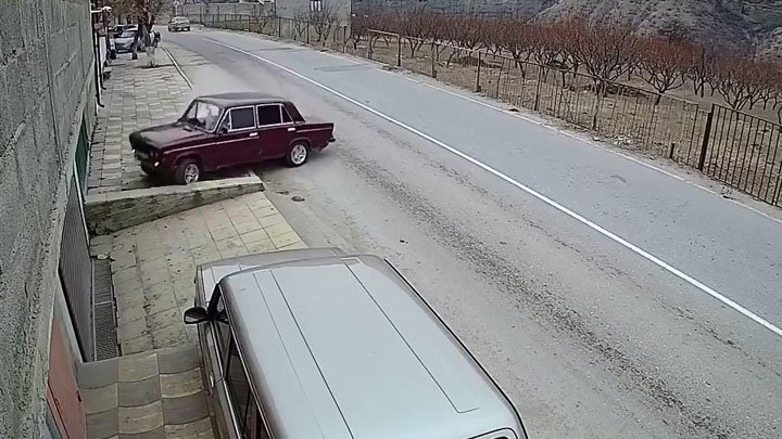 Дагестанский лихач на "шестерке" не справился с управлением