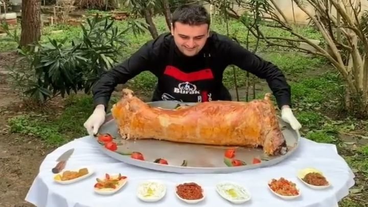 Турецкий повар не перестает удивлять своим мастерством