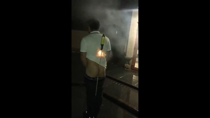 Нетрезвый парень получил ожоги во время запуска фейерверка из своих ягодиц