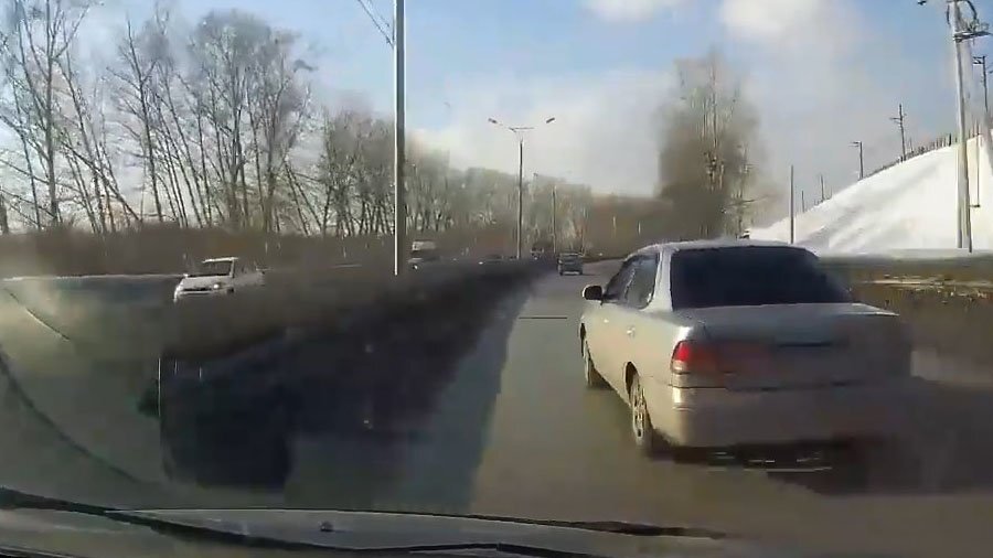 Авария дня. Момент ДТП с переворотом в Новосибирске