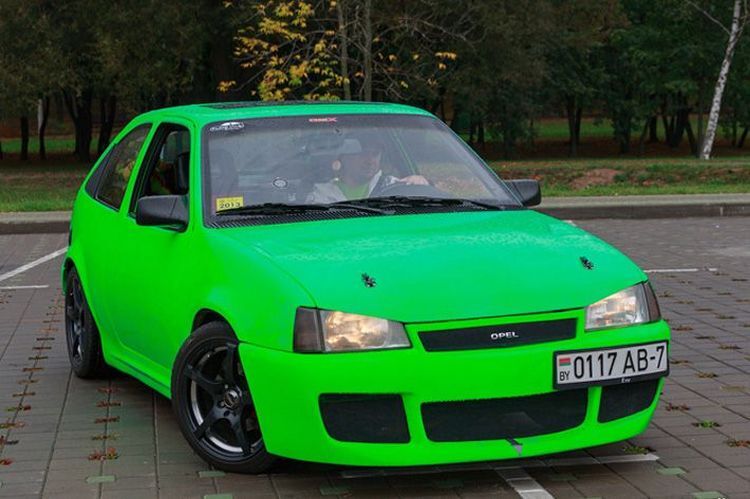 Минчанин хочет сделать из своего Opel Kadett трансформера Автобота