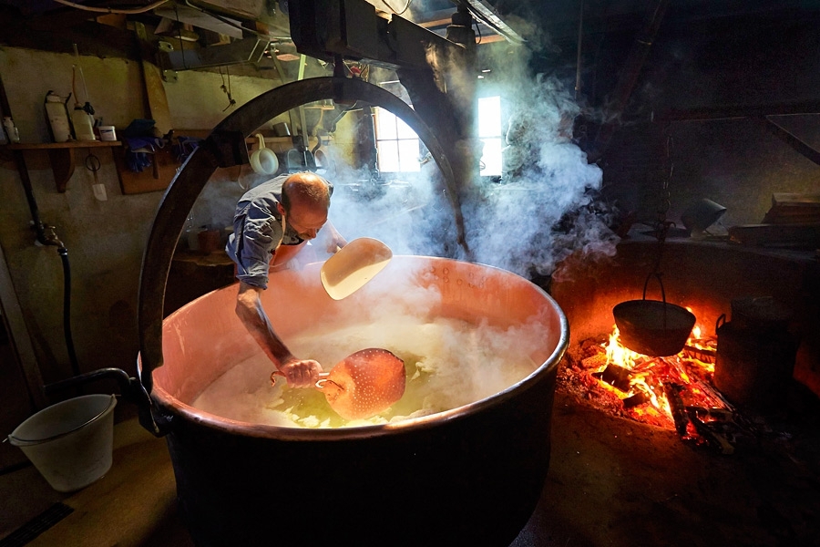 Изготовление сыра  в Швейцарии