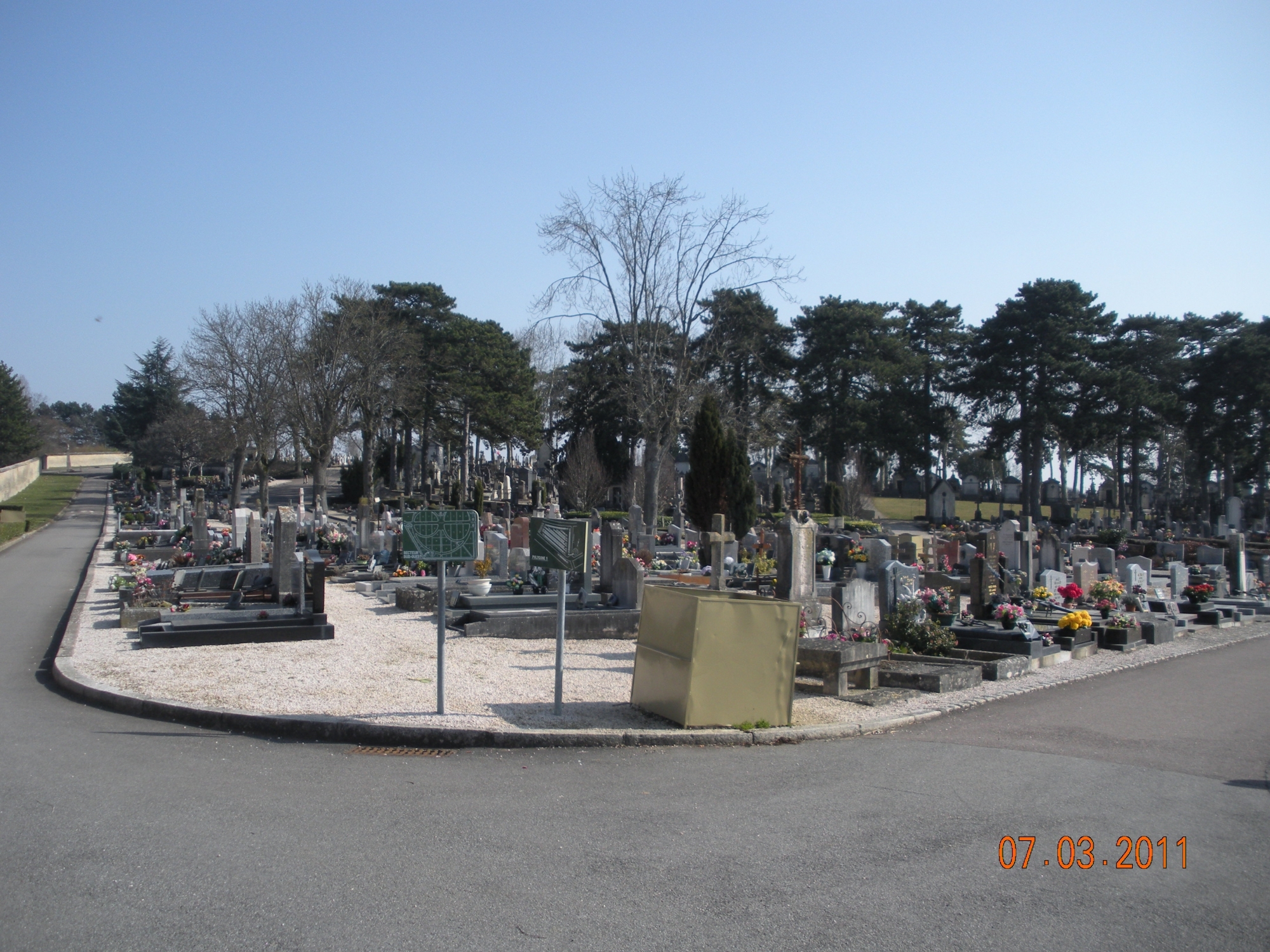 Кладбище в г.Дижон, Франция